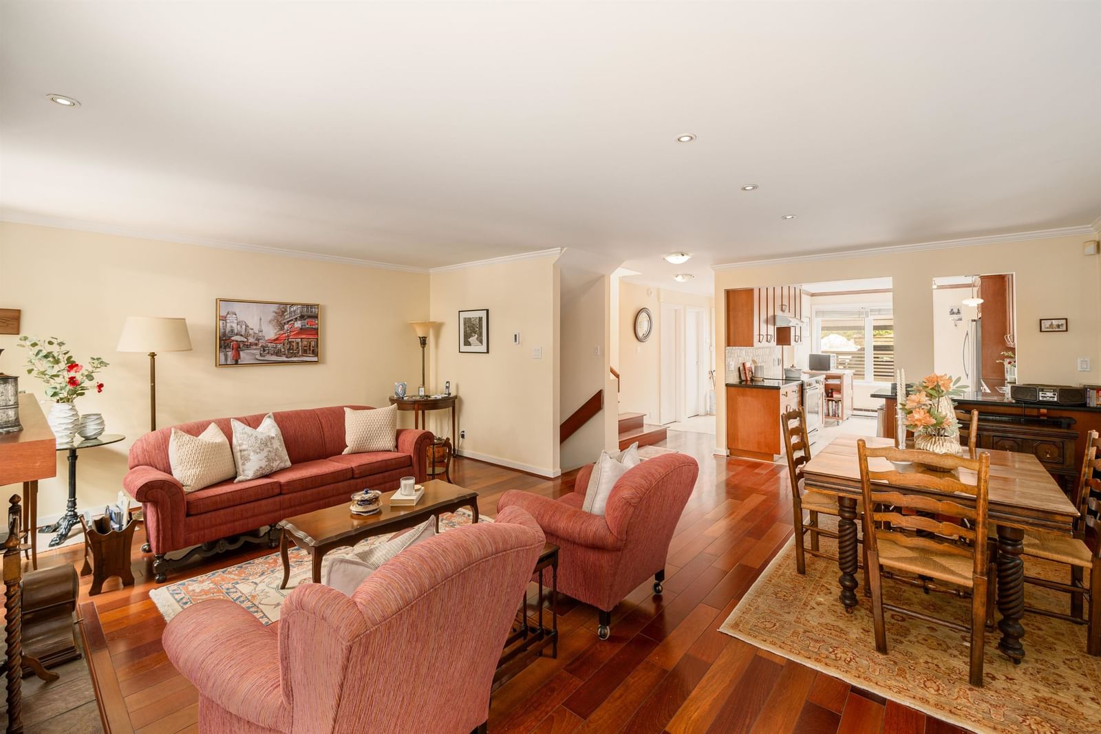 Listing Image 6