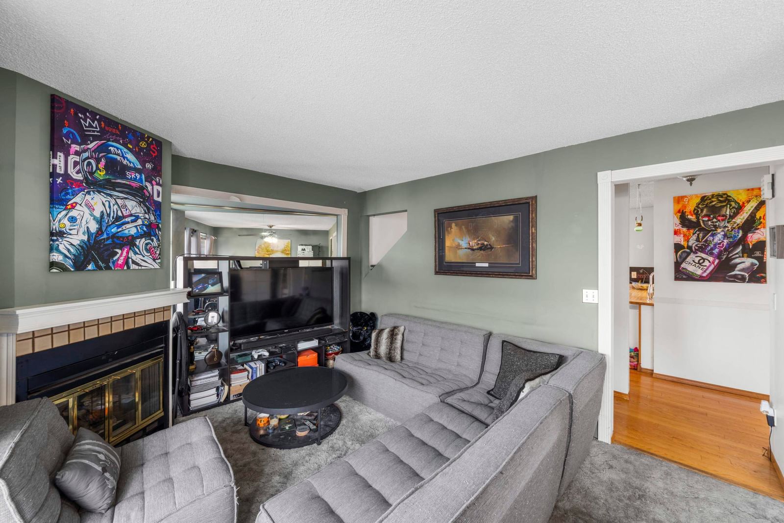 Listing Image 9