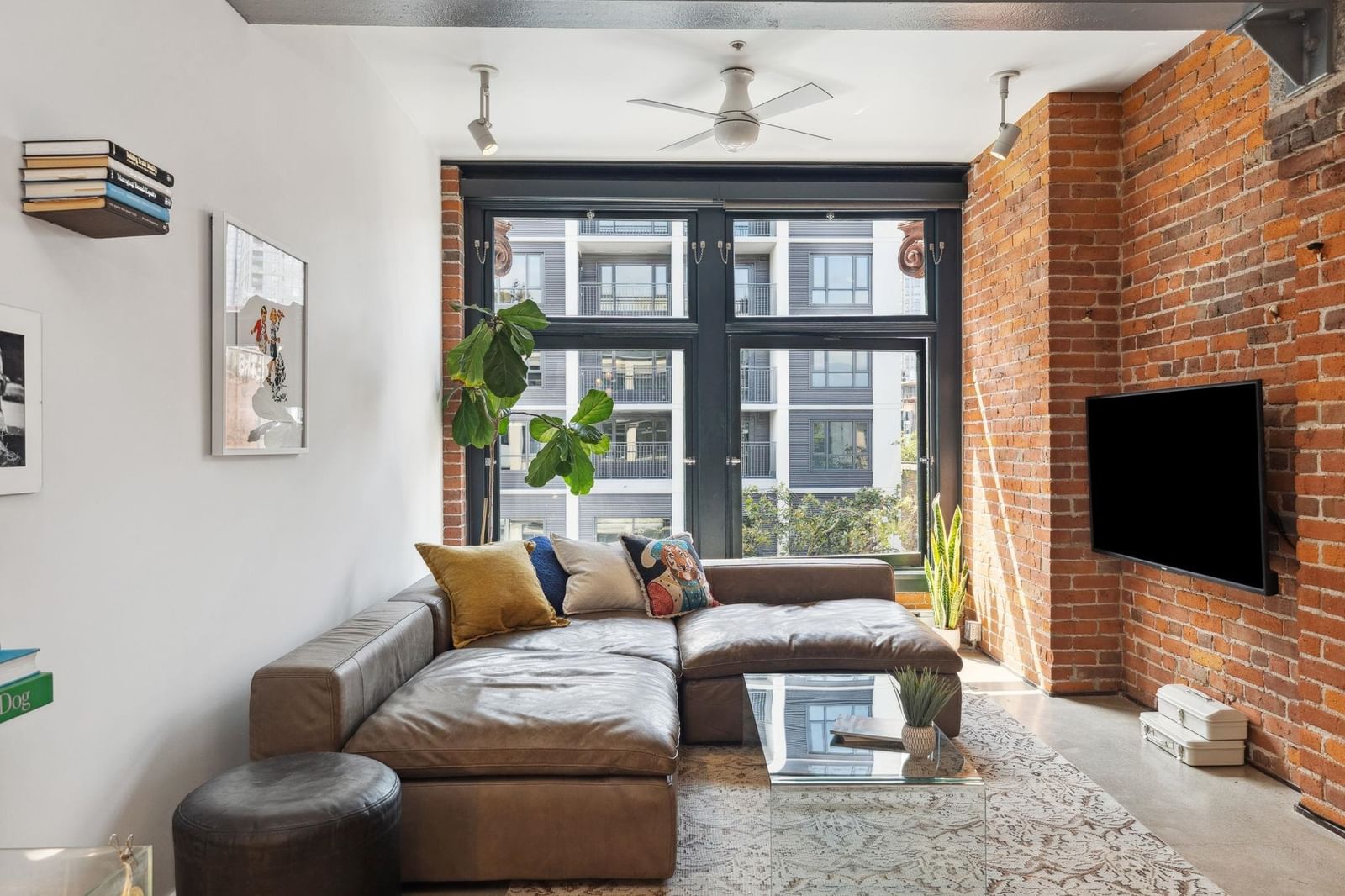 Listing Image 9
