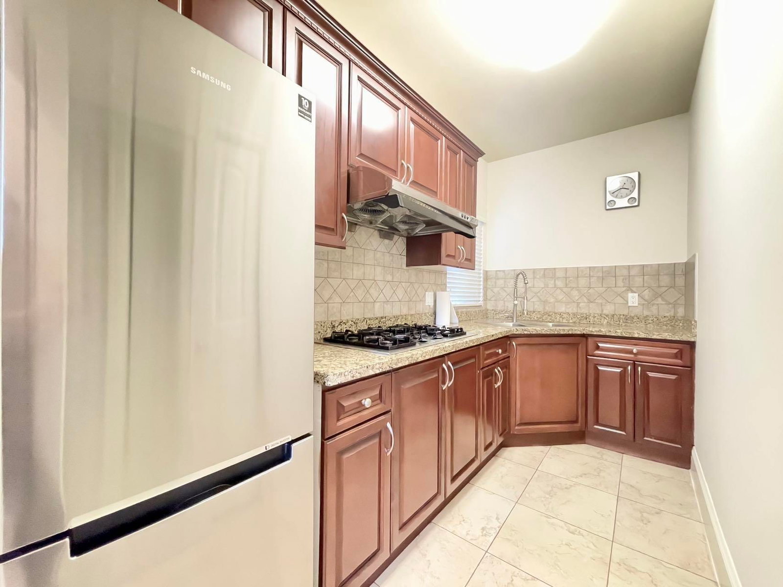 Listing Image 19