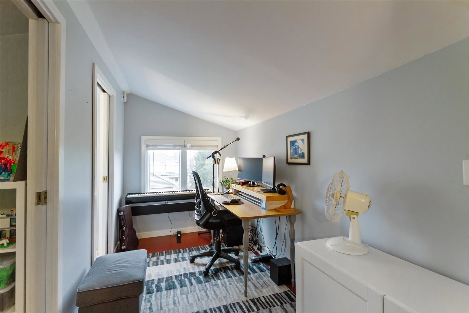 Listing Image 11