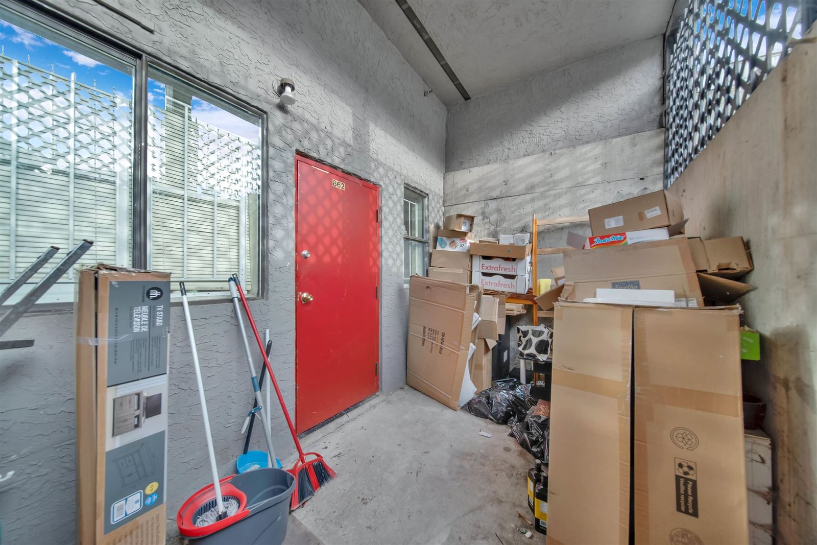 Listing Image 12