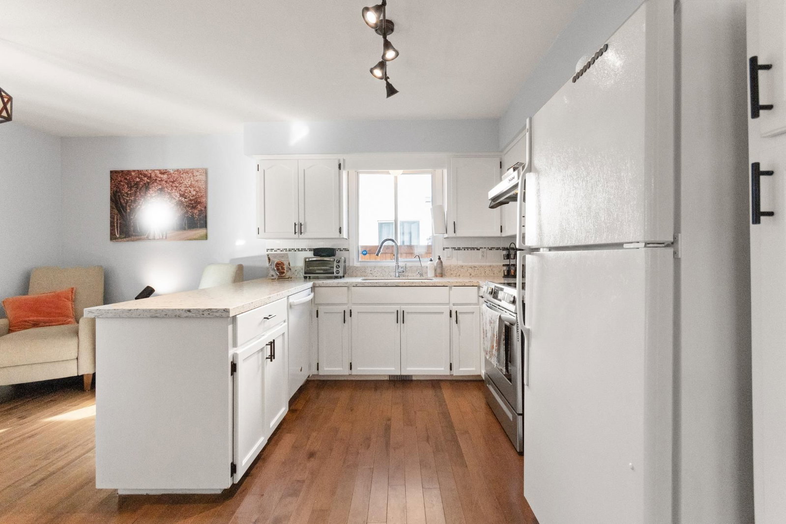 Listing Image 16