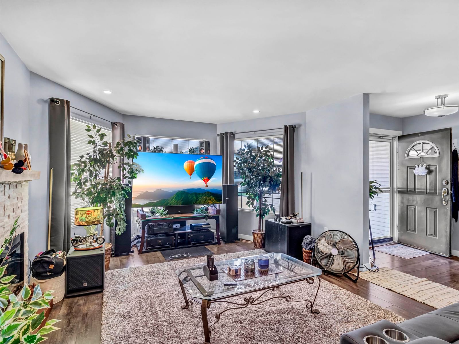 Listing Image 11