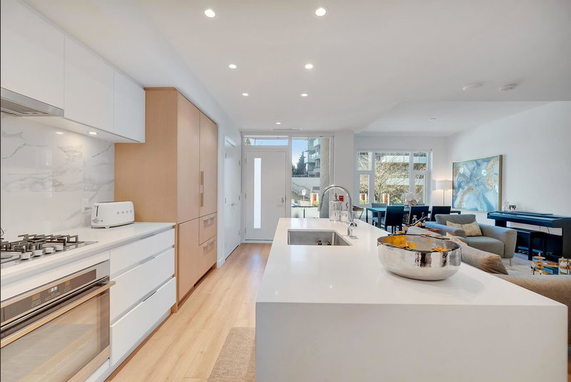 107 - 1500 Fern Street, North Vancouver, V7J 1H6 | Image 2