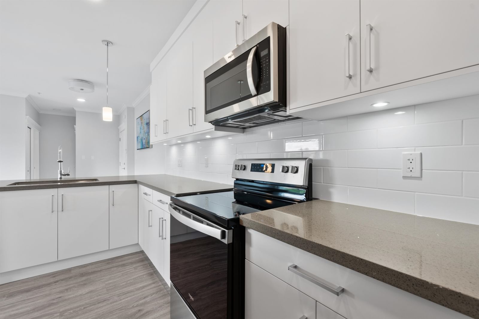 Listing Image 14