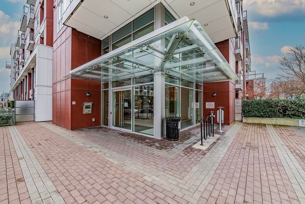 Listing Image 4