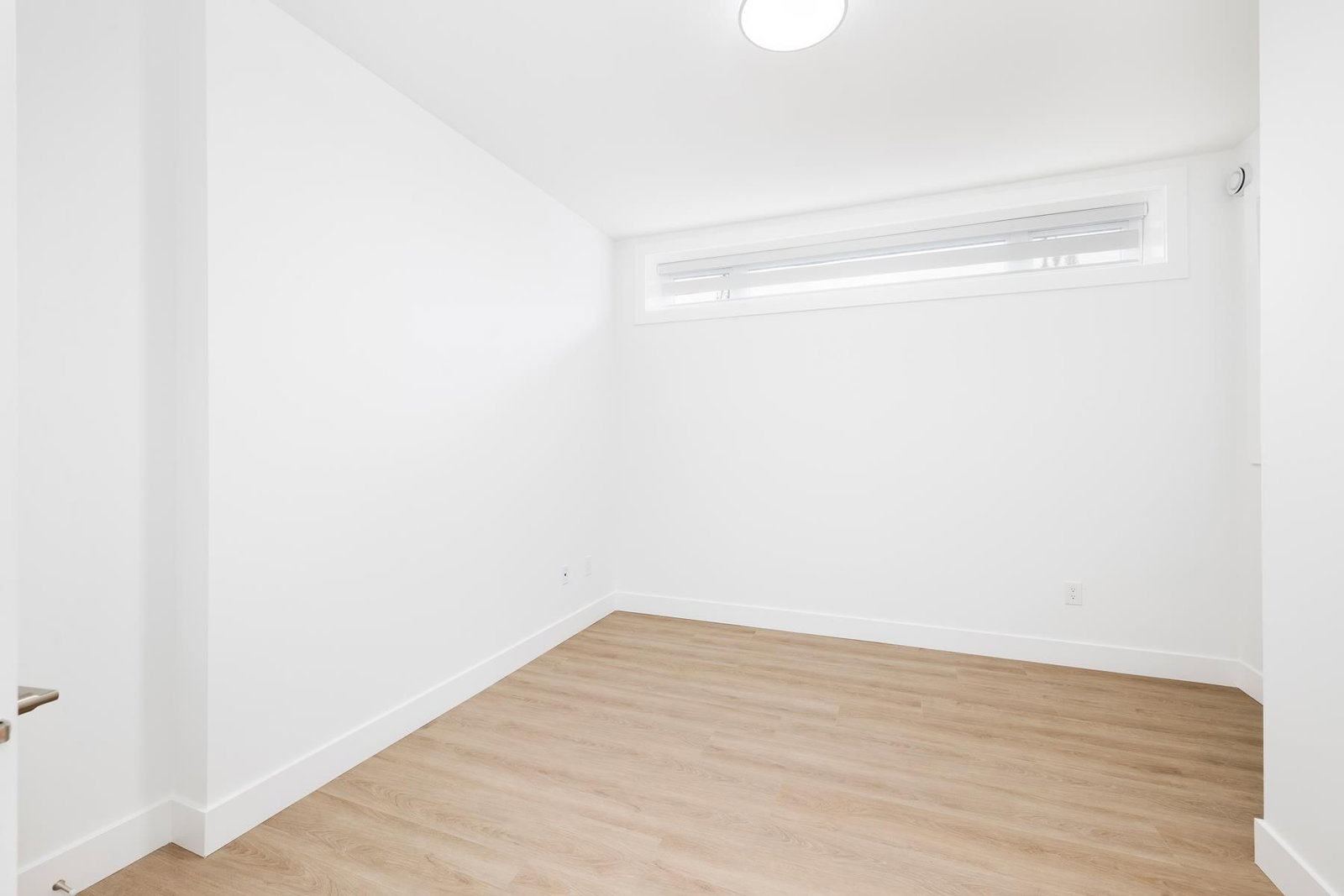 Listing Image 30