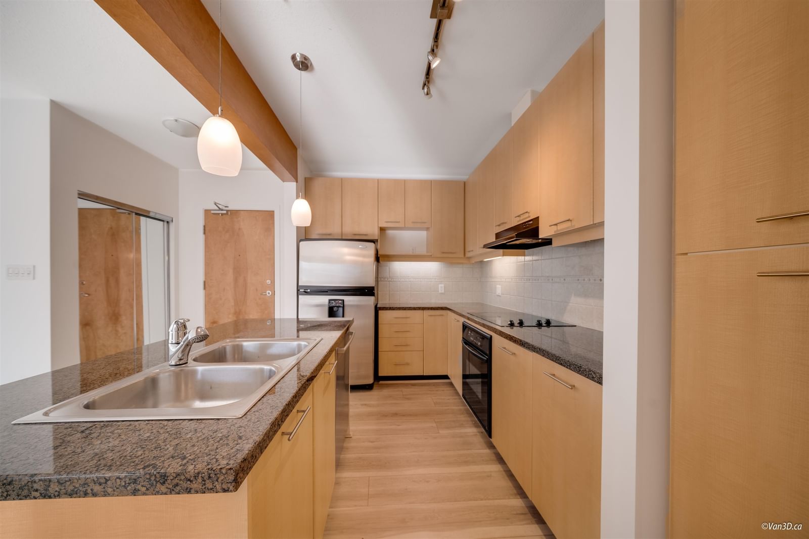 Listing Image 18