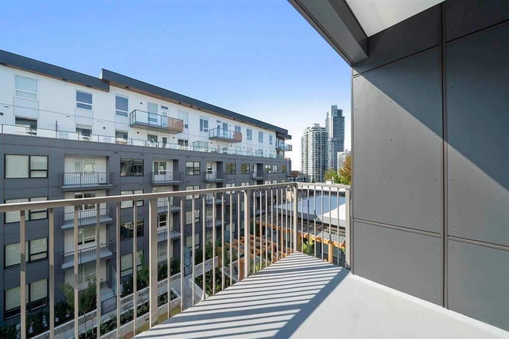 Listing Image 6