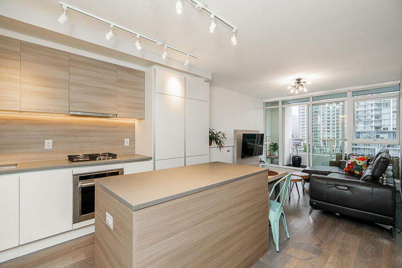 657 Whiting Way #610, Coquitlam, British Columbia
