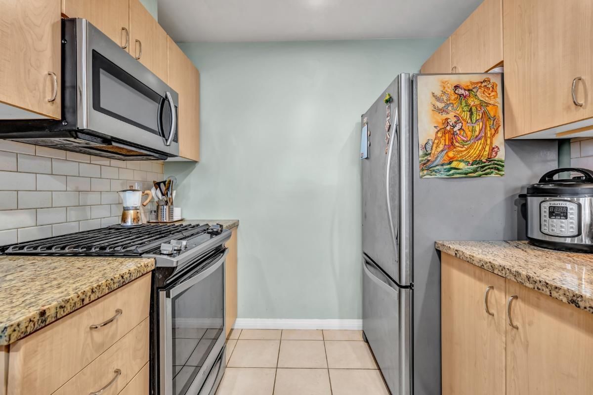 Listing Image 8