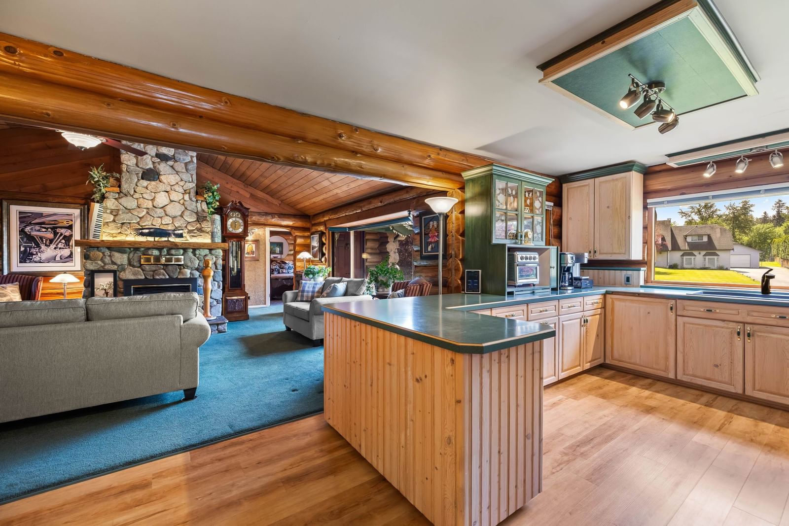 Listing Image 11