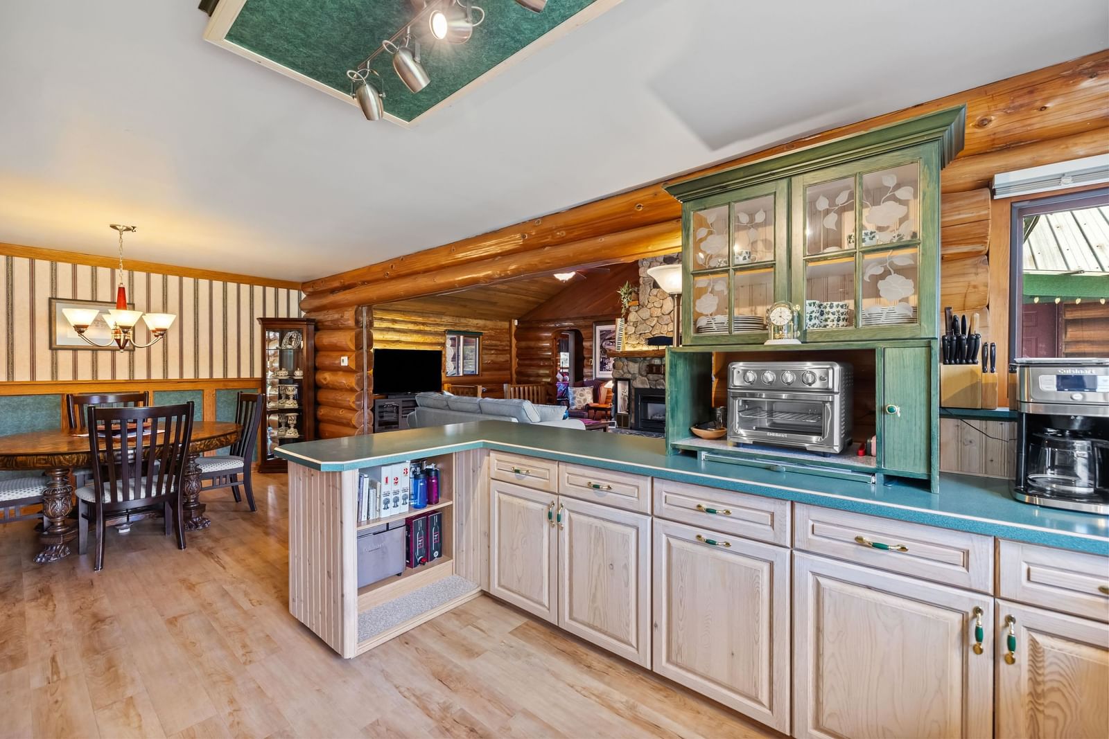 Listing Image 15