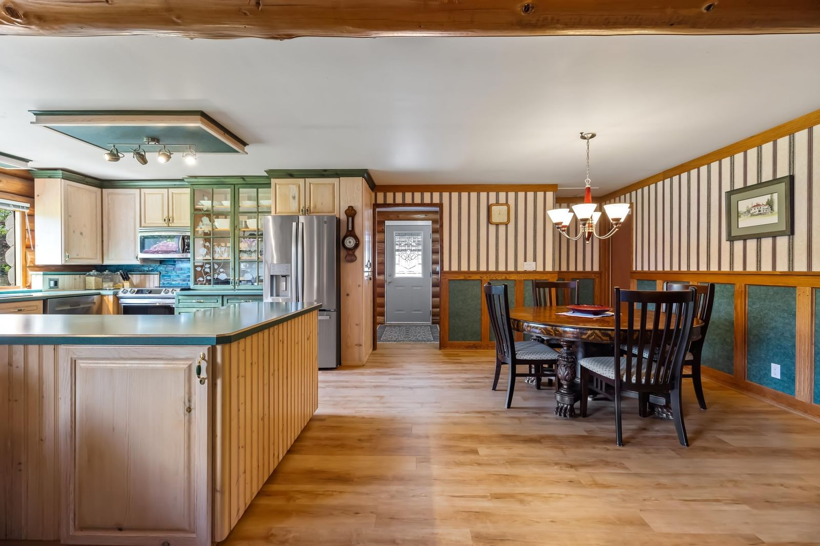Listing Image 9