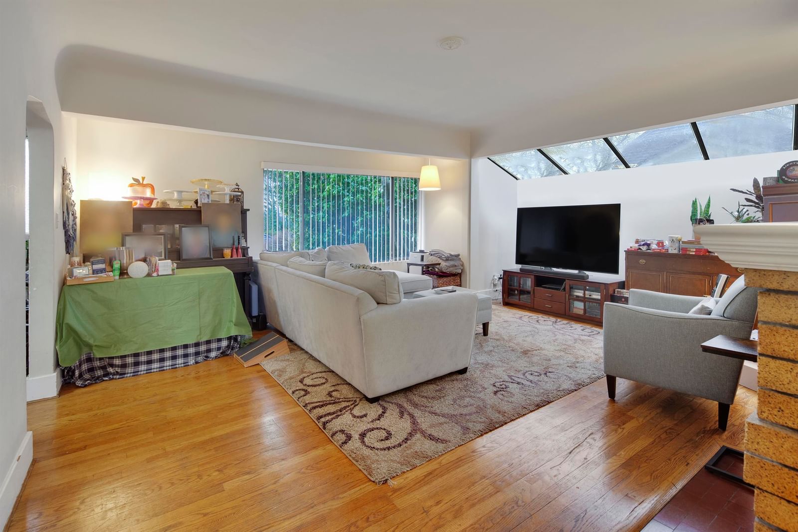 Listing Image 14