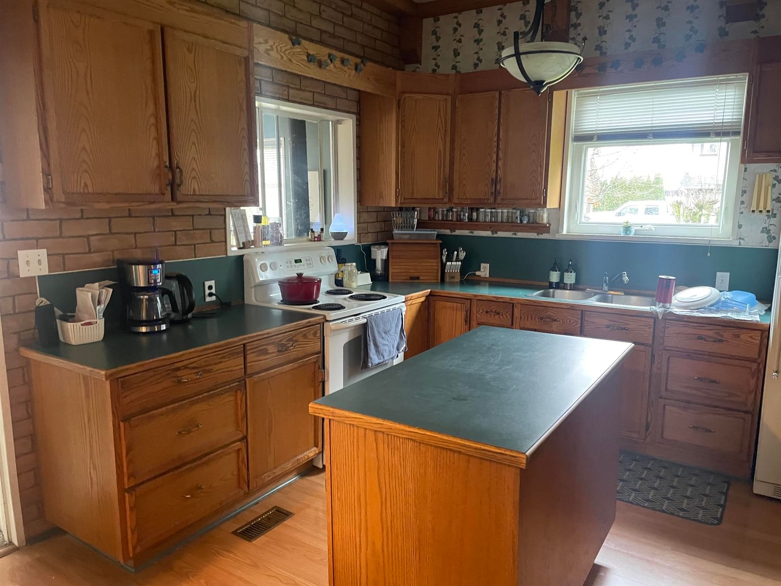 Listing Image 12