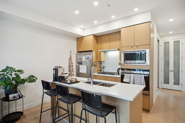 309 - 2528 Collingwood Street