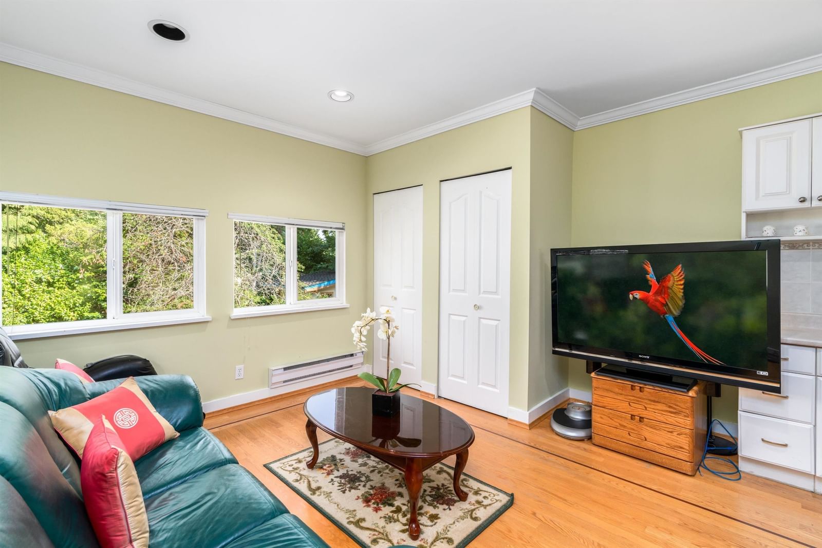 Listing Image 8