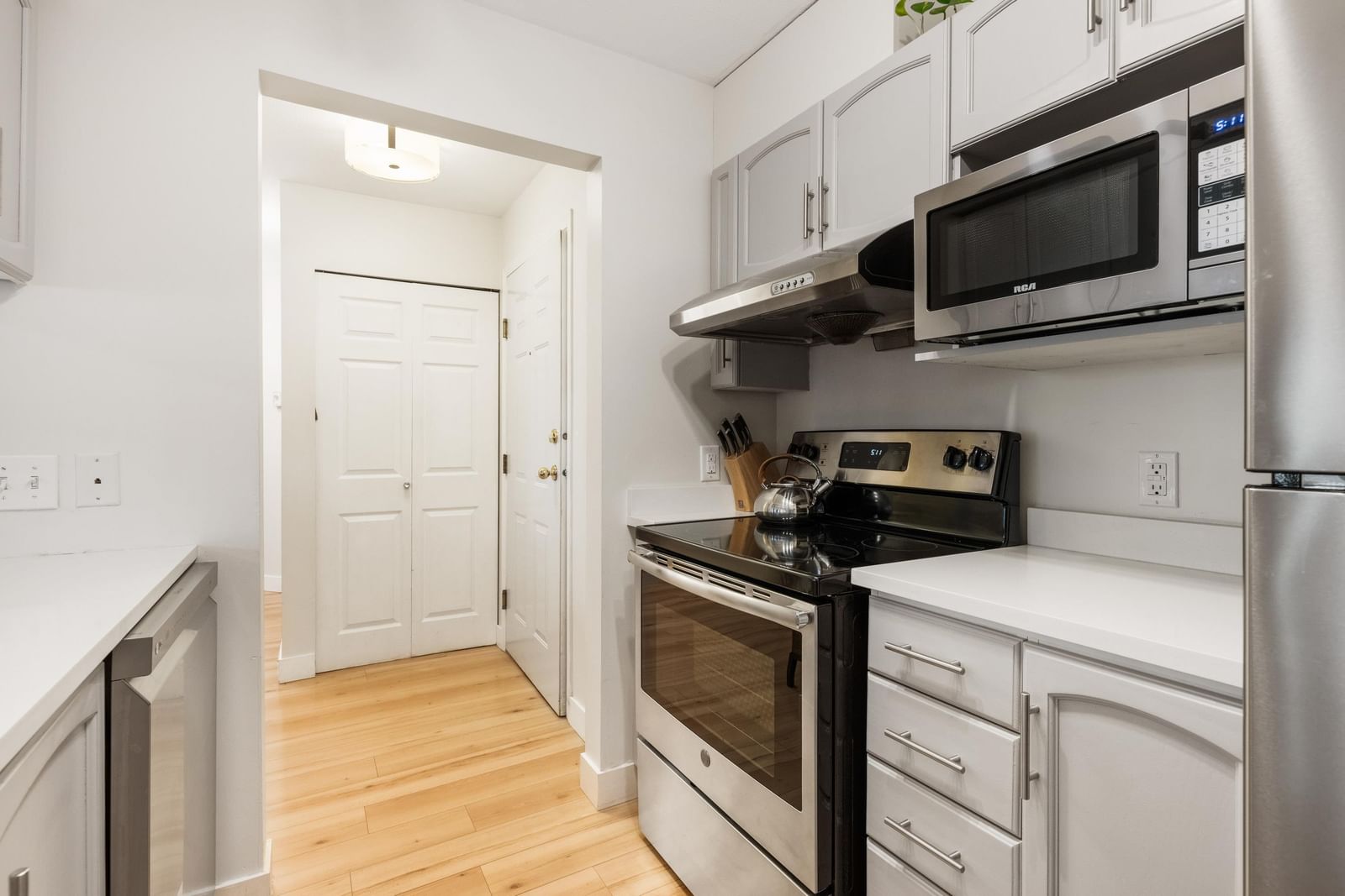Listing Image 16