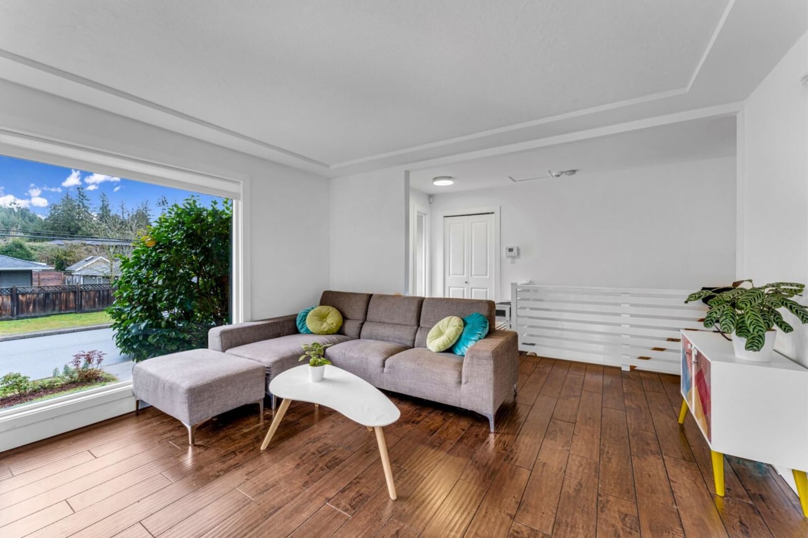 Listing Image 6