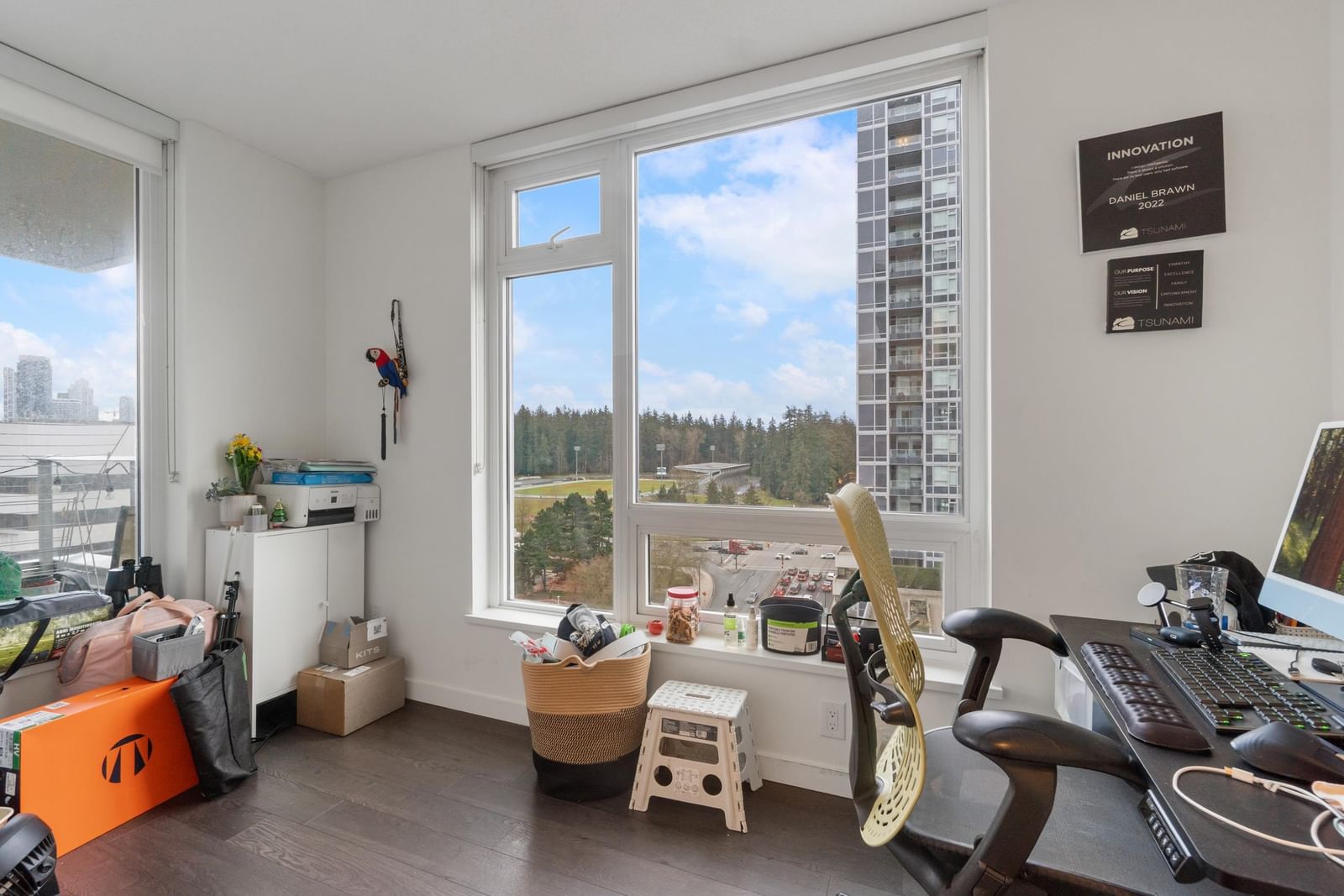 Listing Image 11