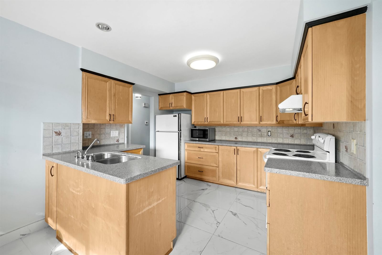 Listing Image 14