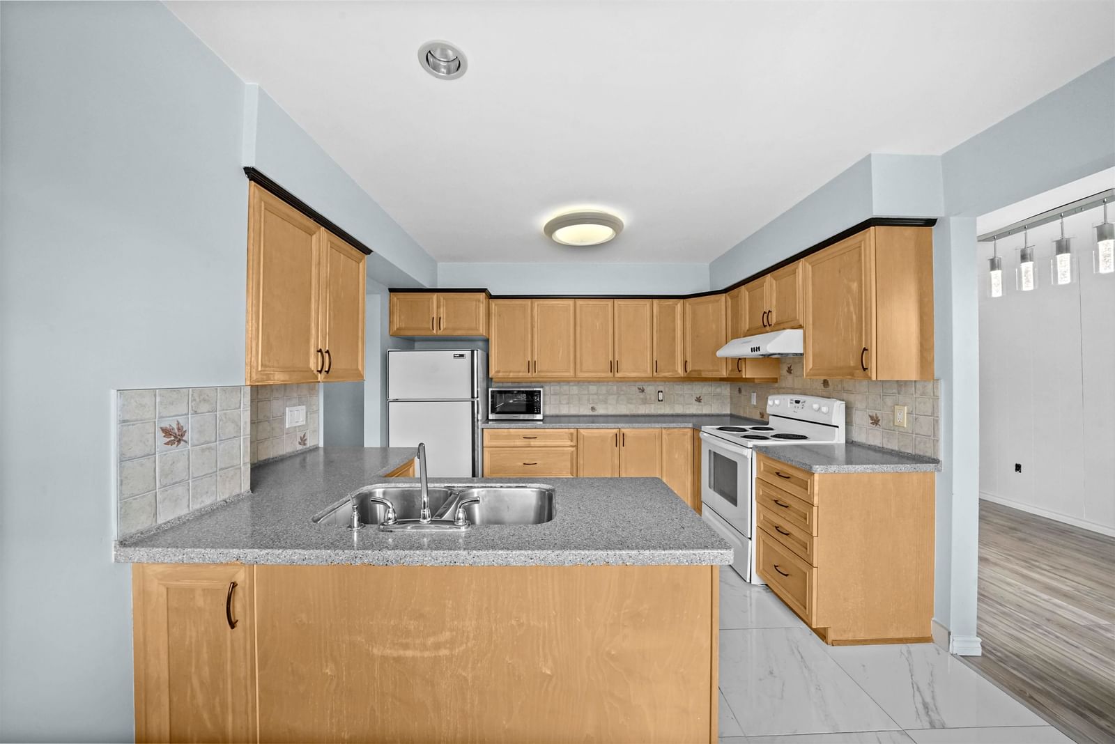 Listing Image 15