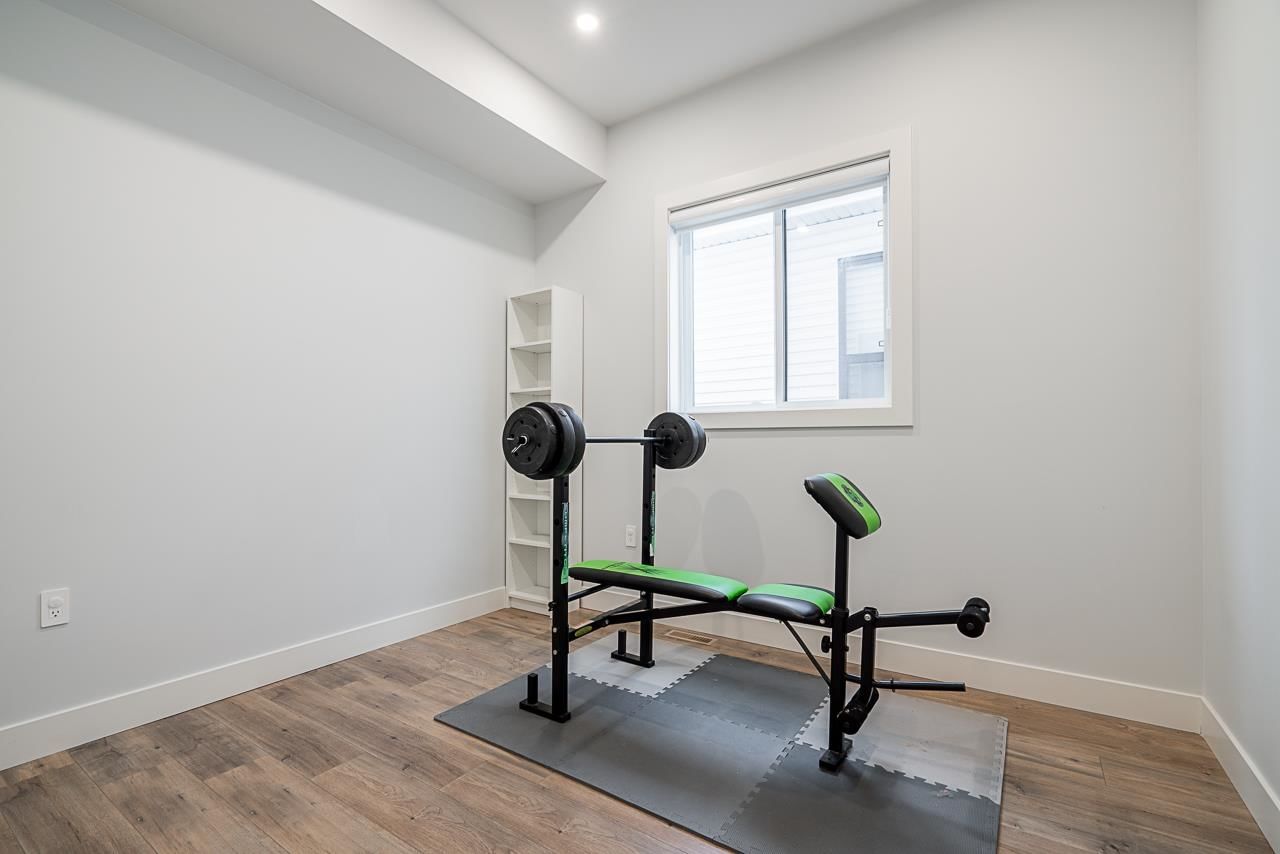 Listing Image 12