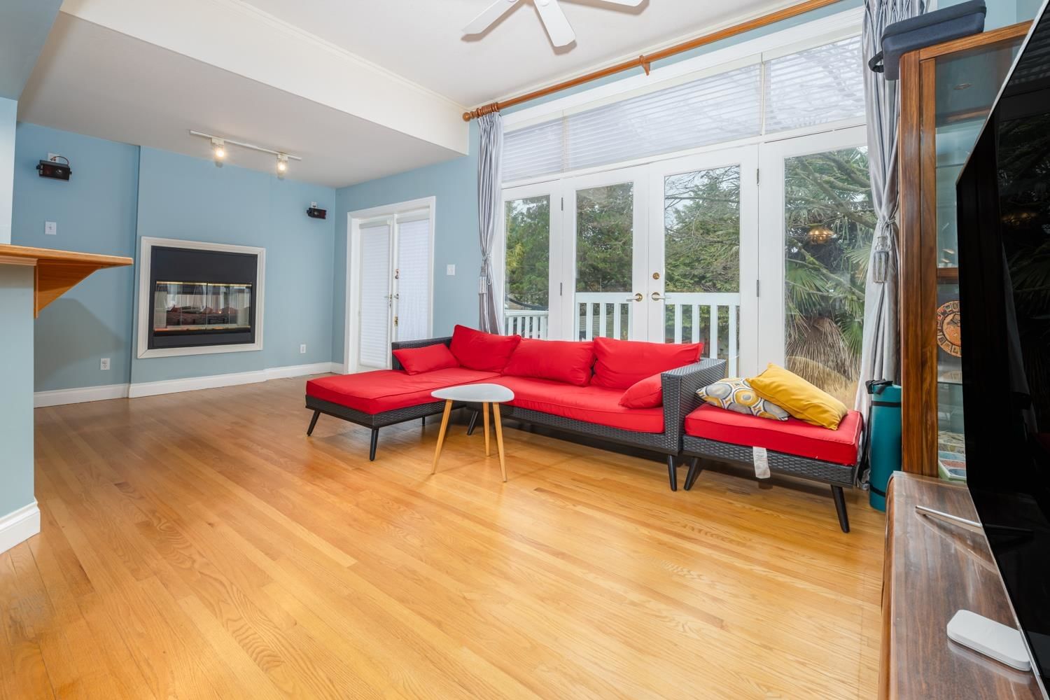 Listing Image 10