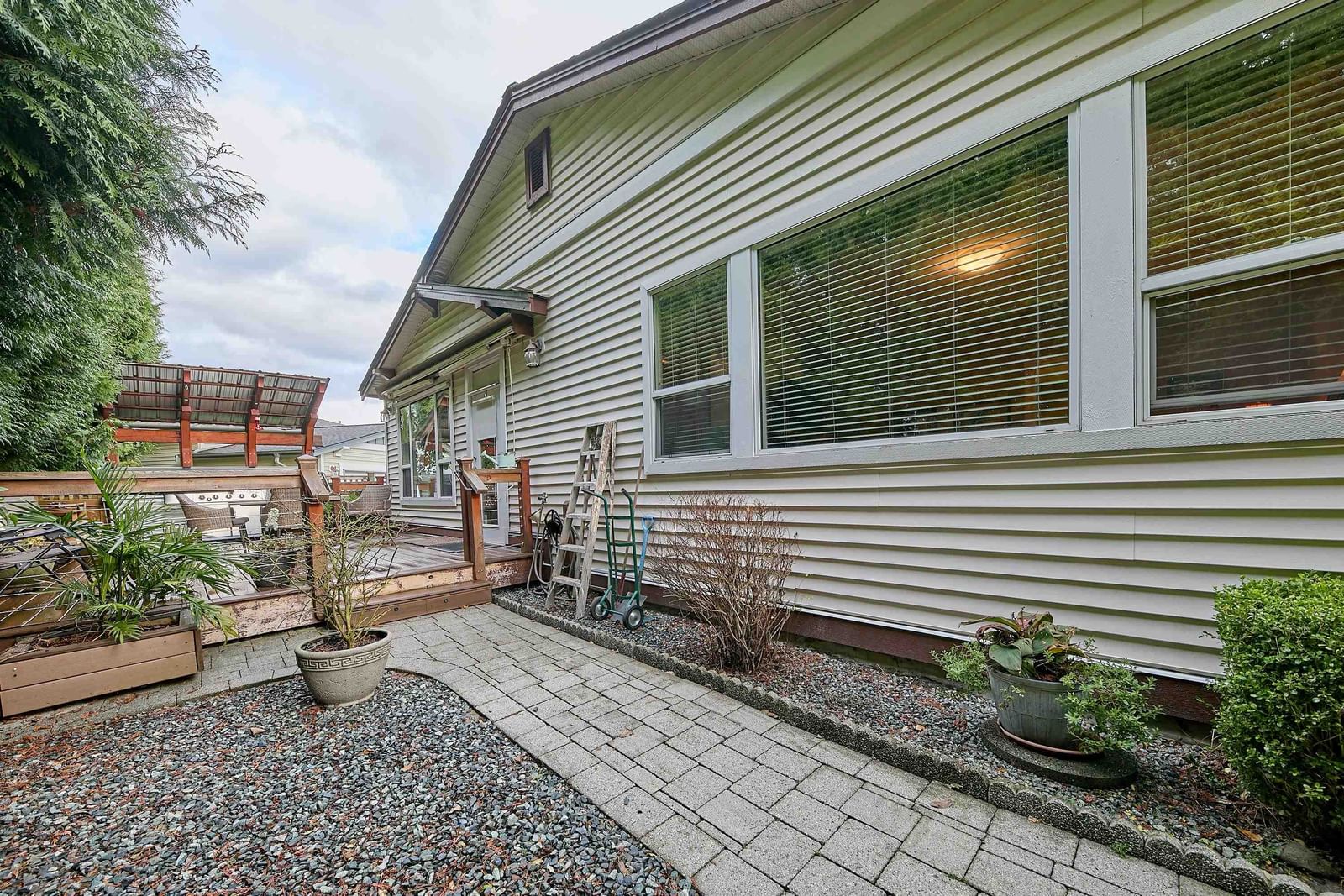 Listing Image 24