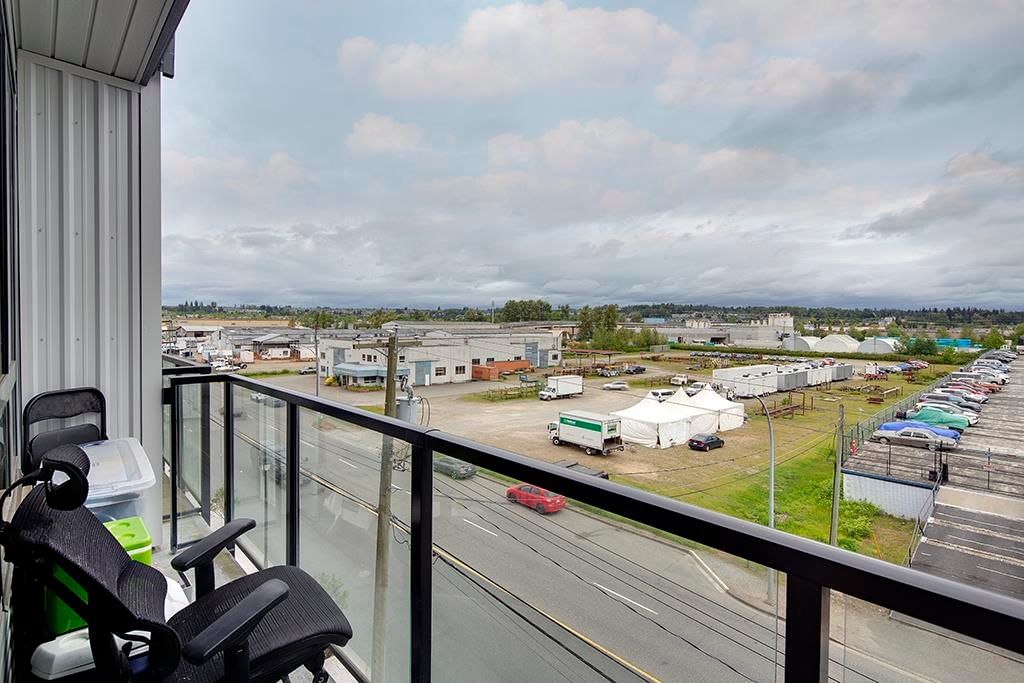 Listing Image 16