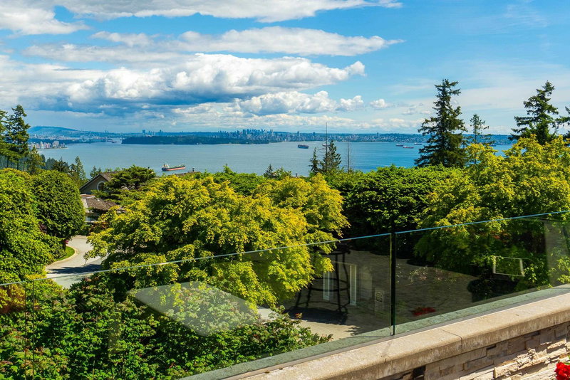 5401 West Vista Court, West Vancouver, V7W 3G8 | Image 2