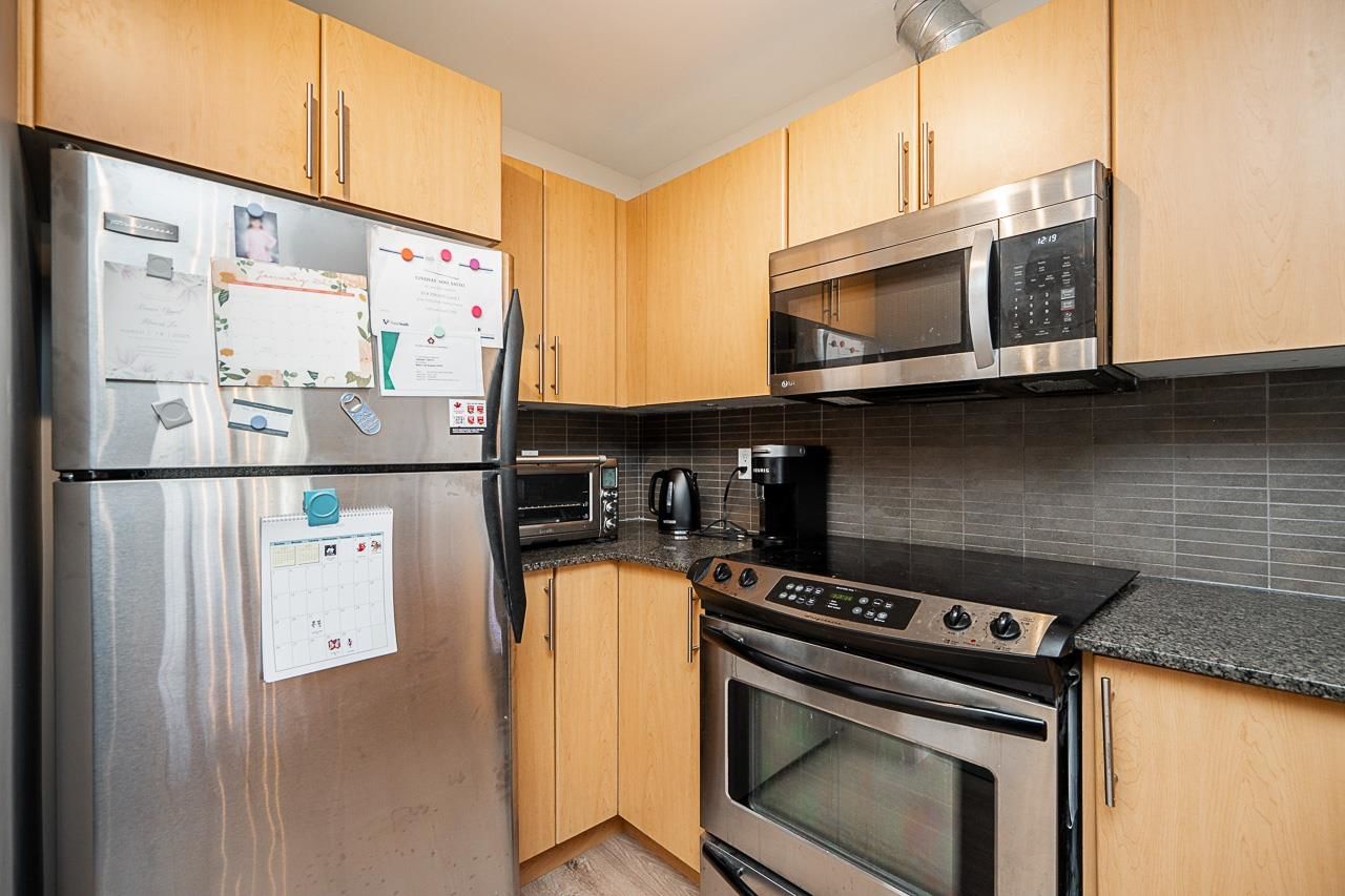 Listing Image 6