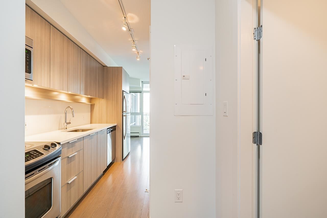 Listing Image 4