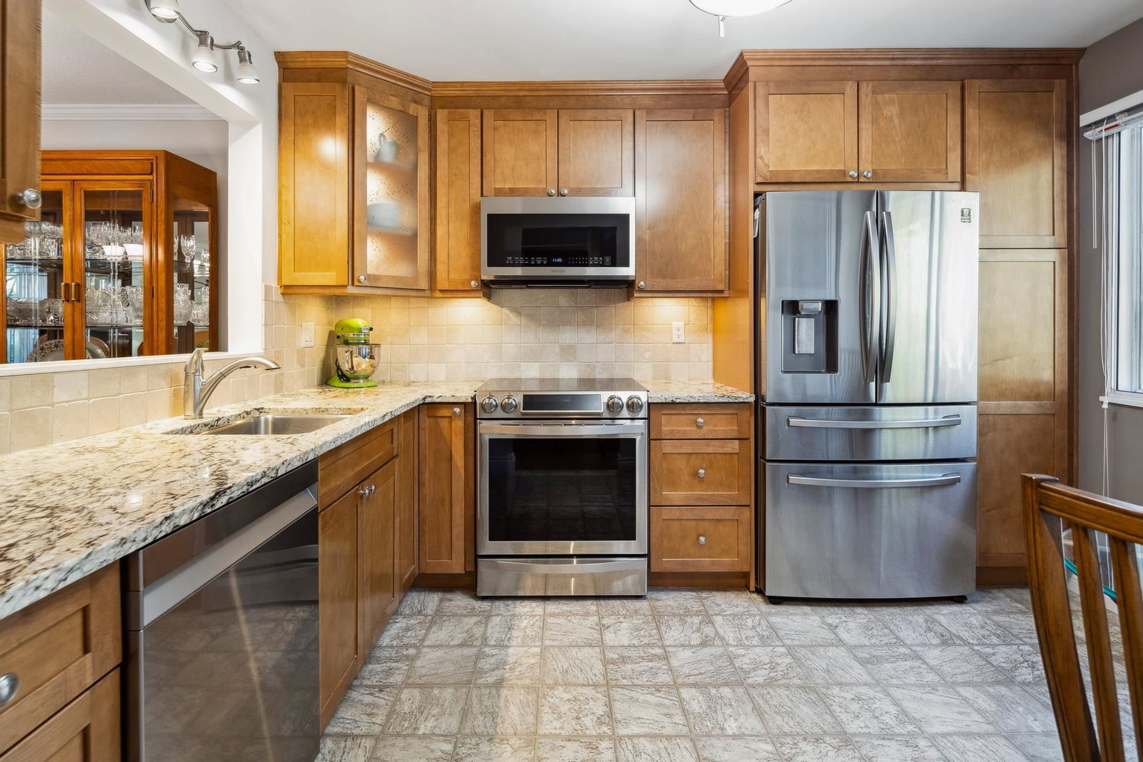 Listing Image 11