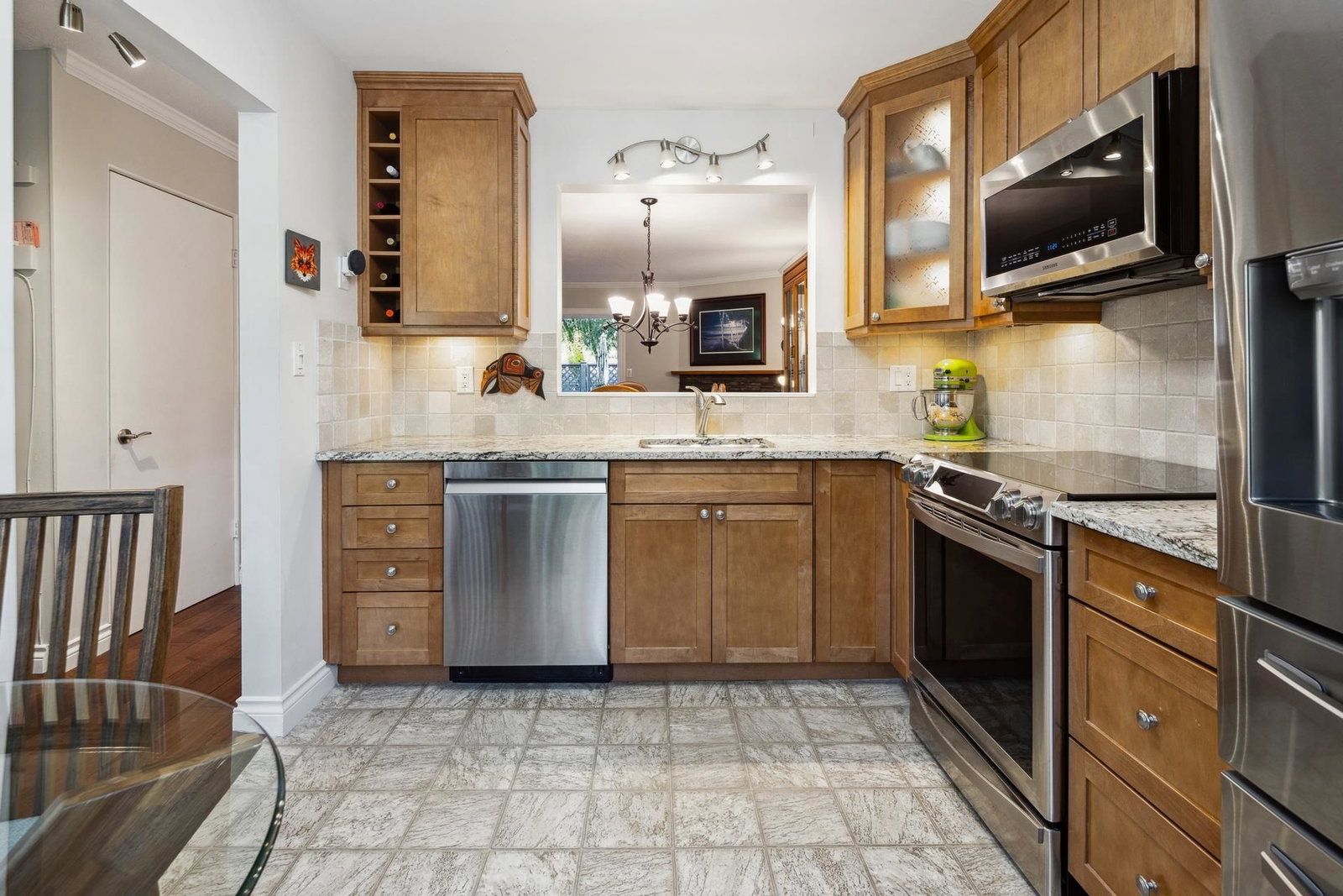 Listing Image 12