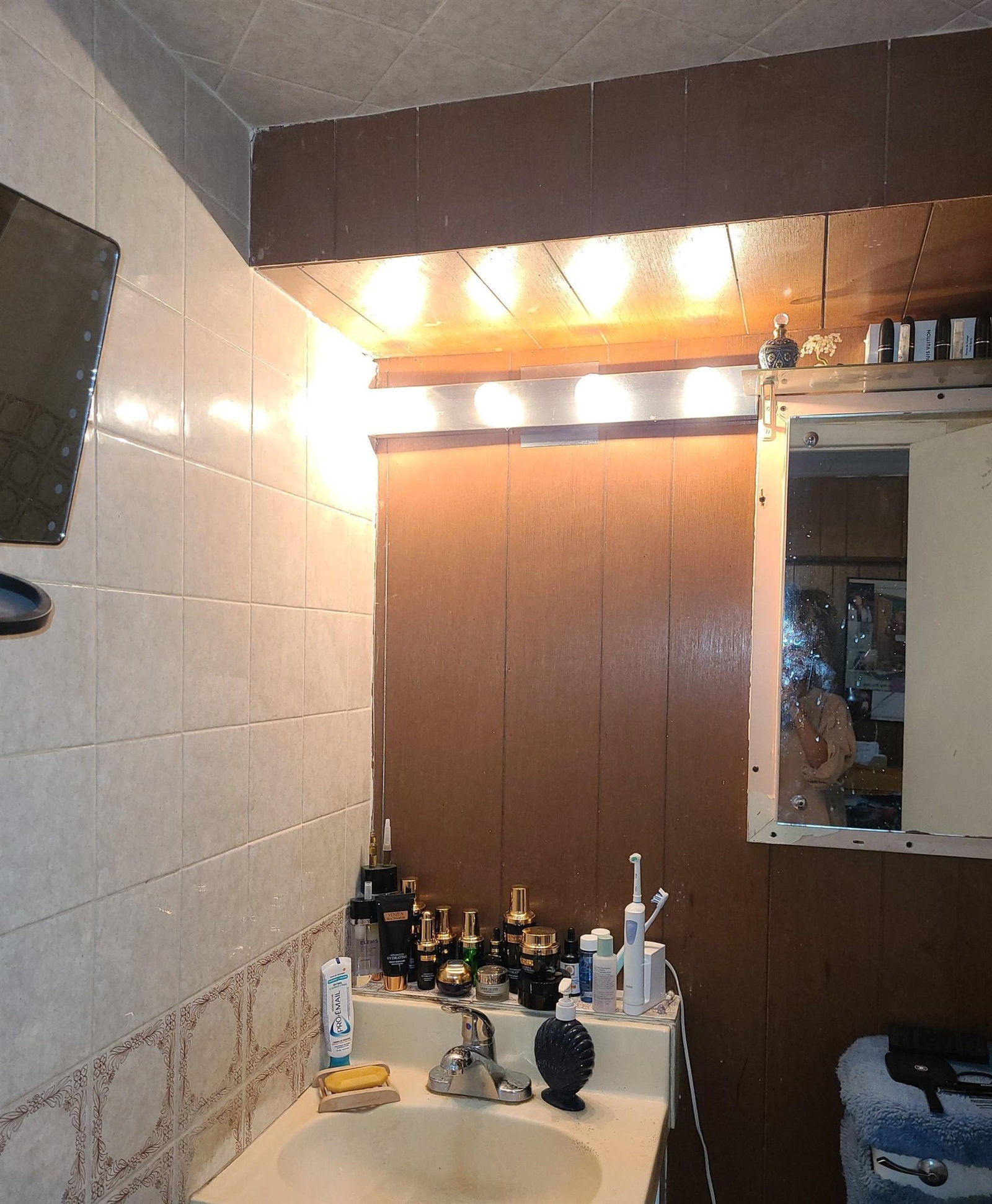 Listing Image 9