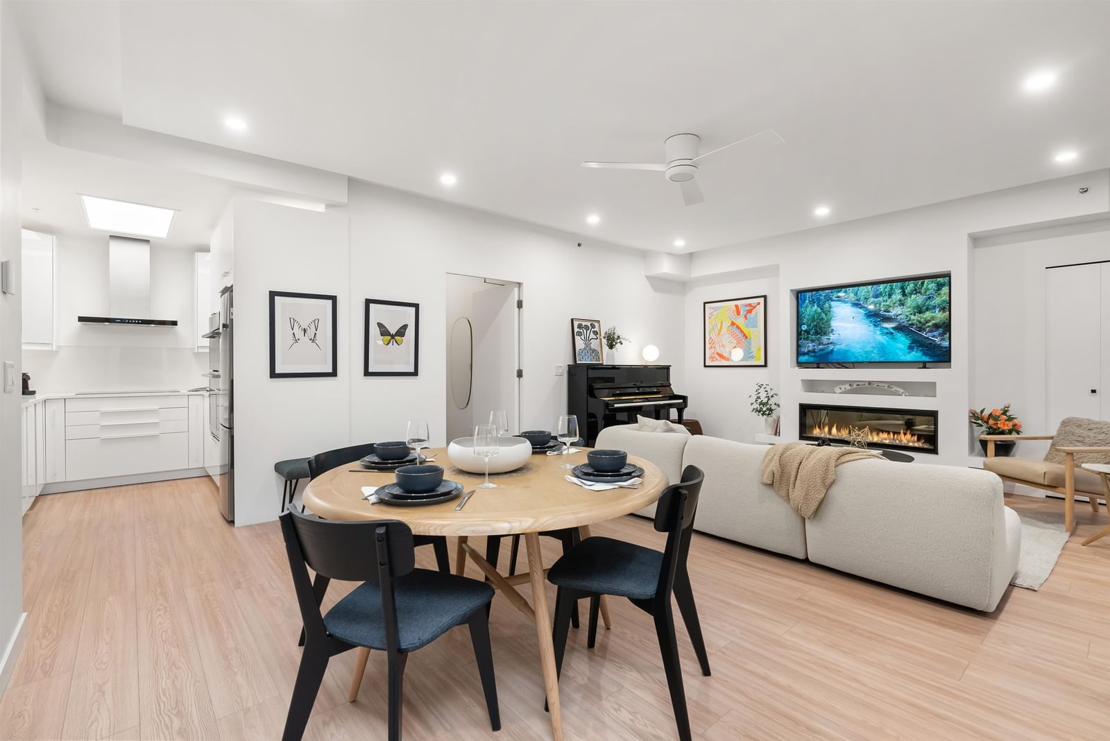 Listing Image 12