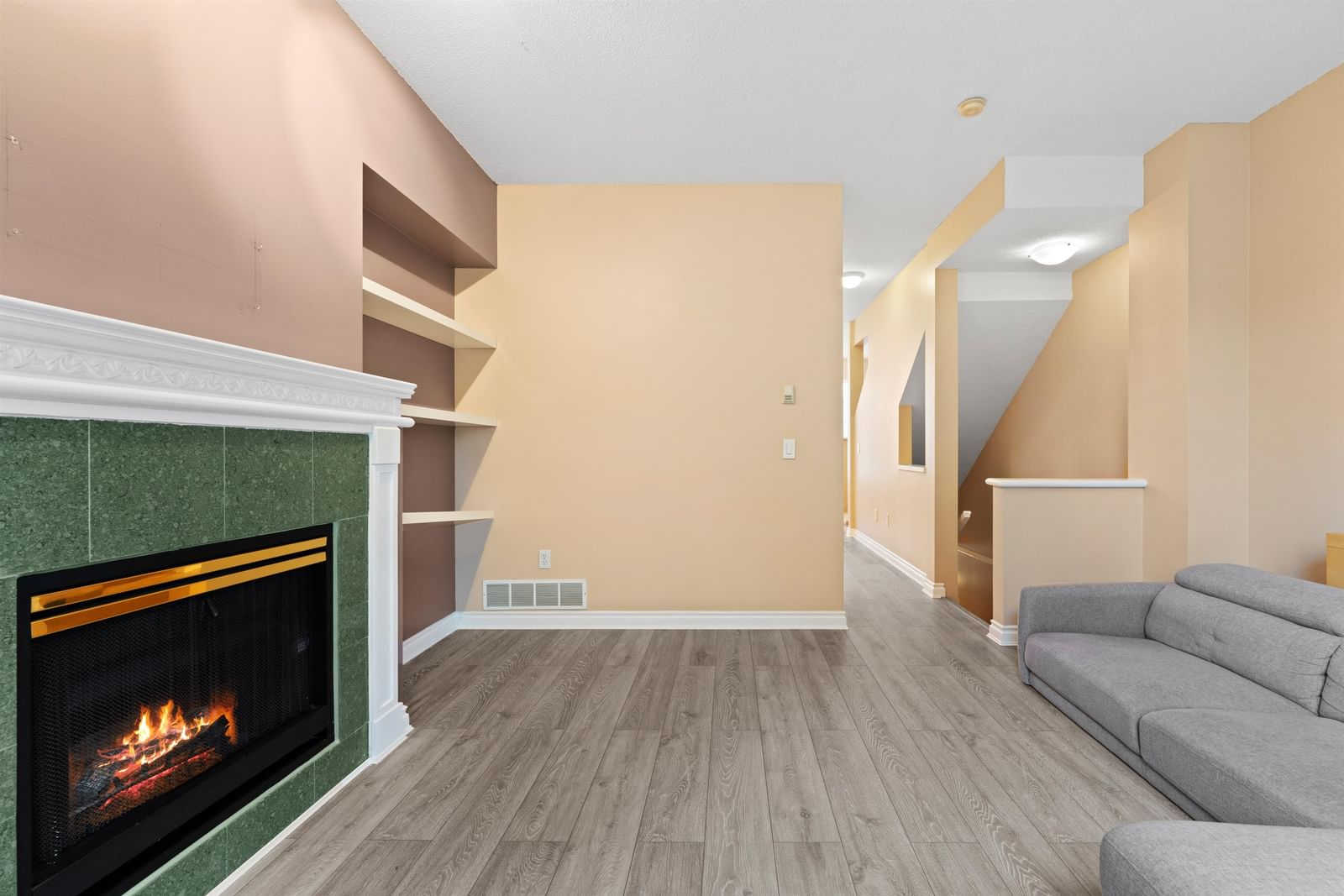 Listing Image 3