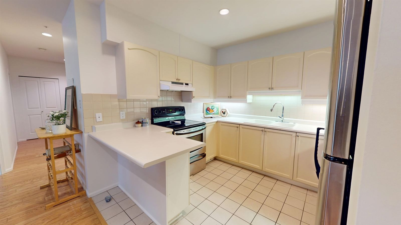 Listing Image 6