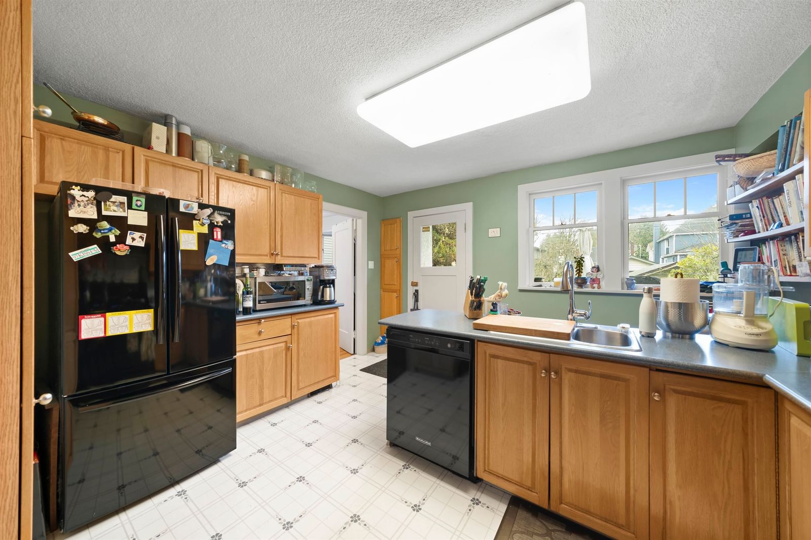 Listing Image 6