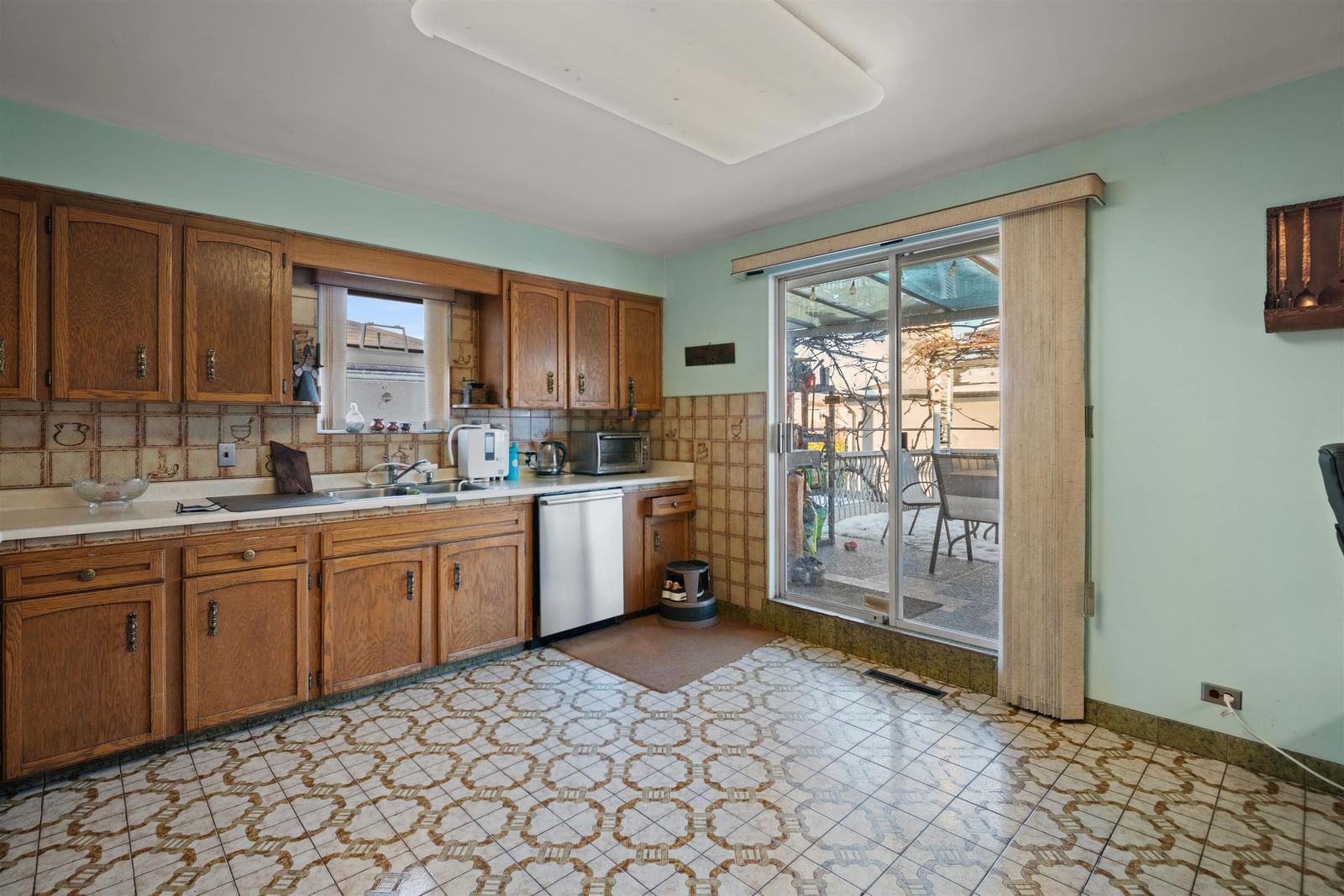 Listing Image 8