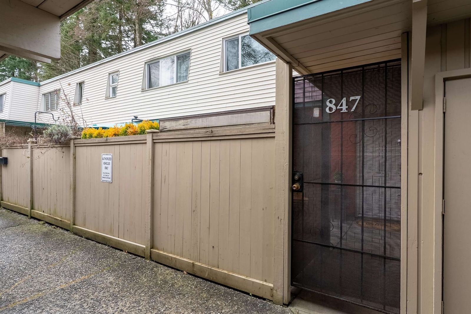 Listing Image 3
