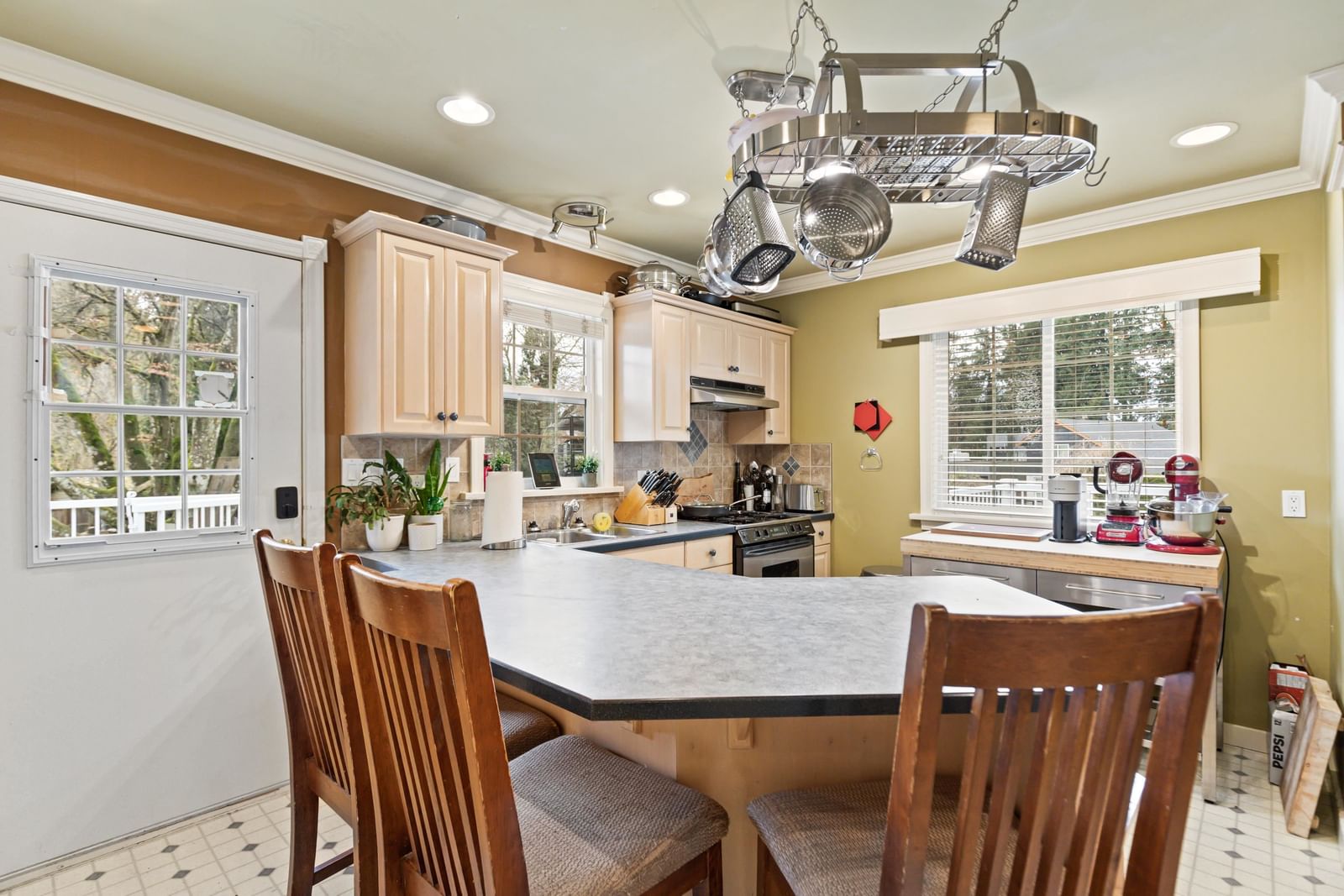 Listing Image 9