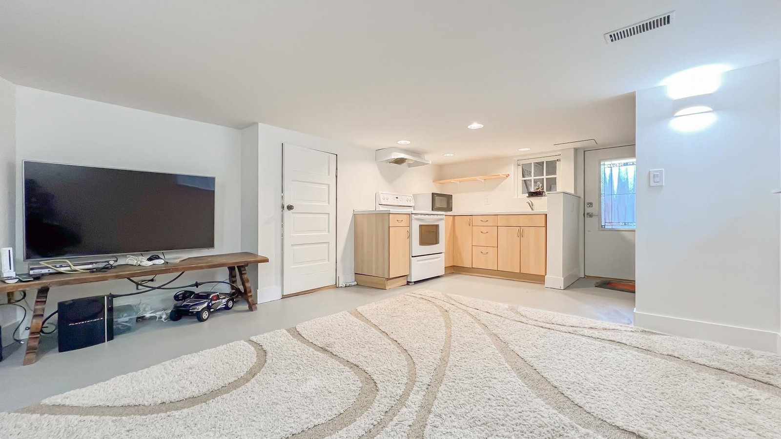 Listing Image 18