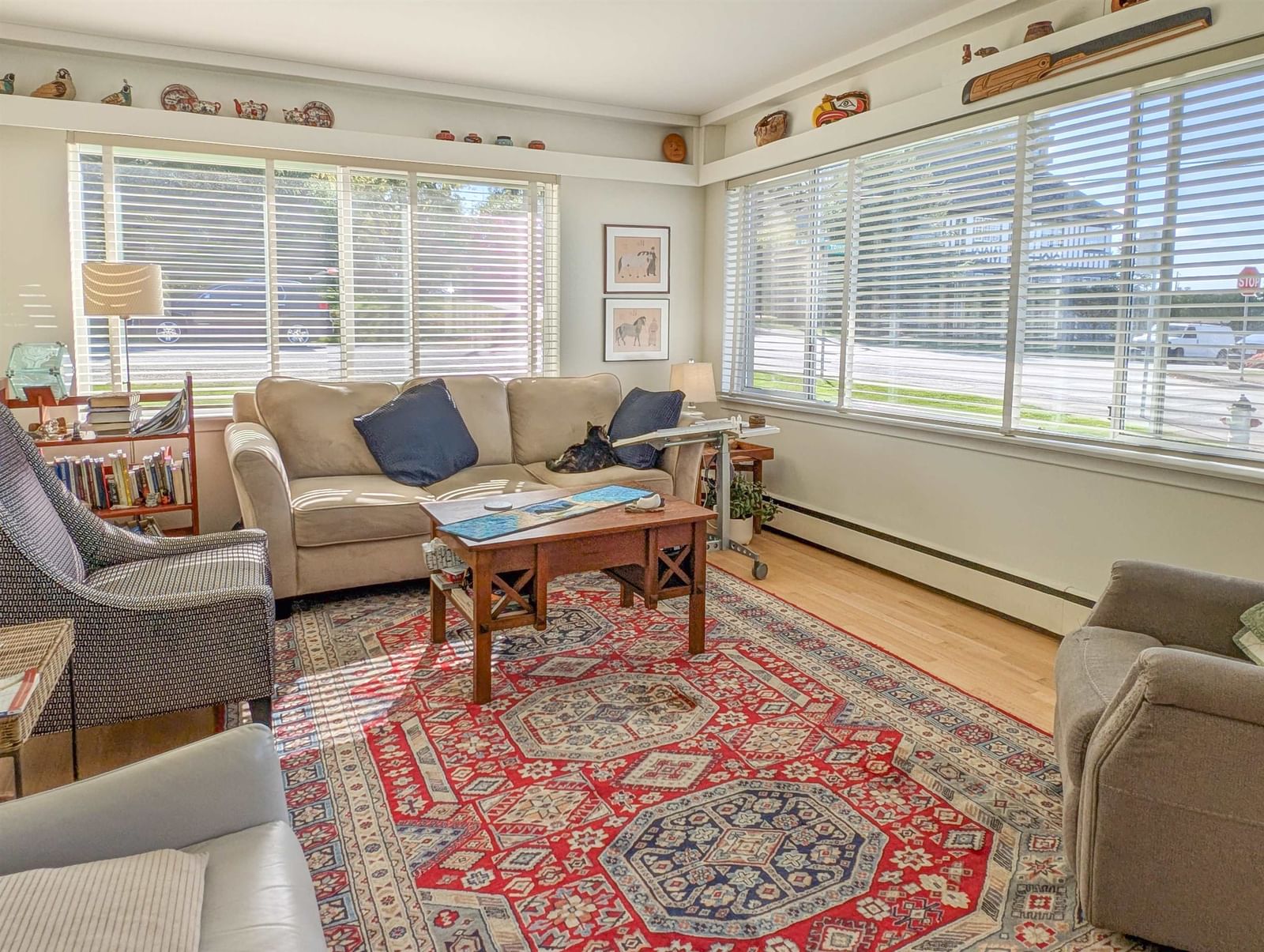 Listing Image 3