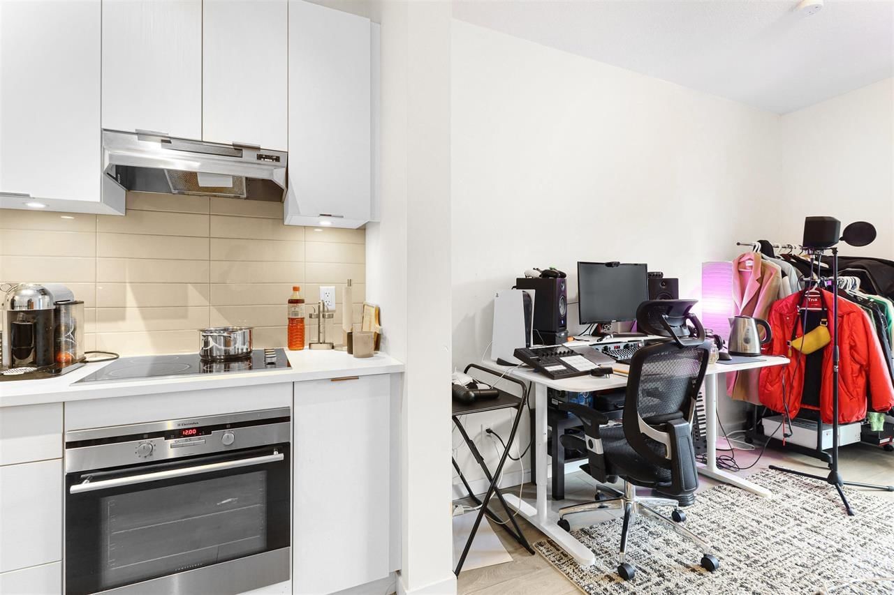 Listing Image 5