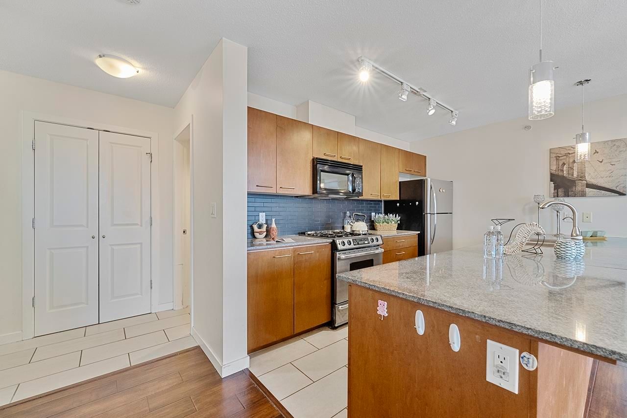 Listing Image 7