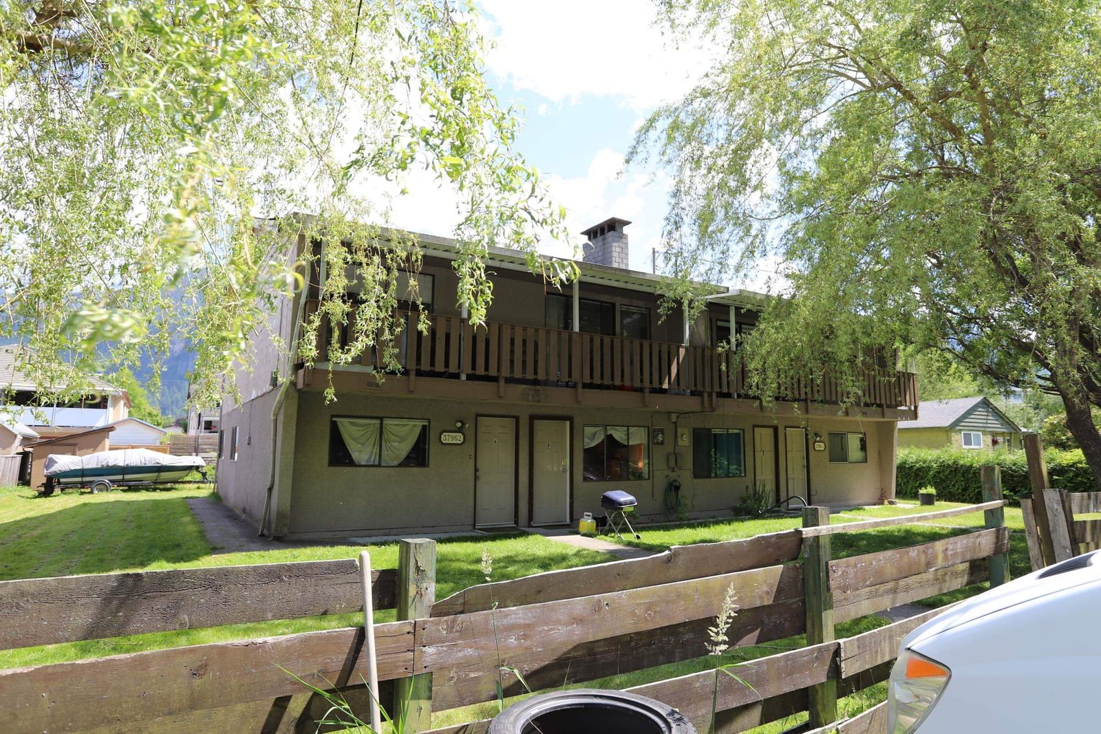 Listing Image 12